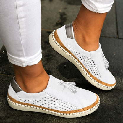 Cavelle™ | Supportive Walking Shoes