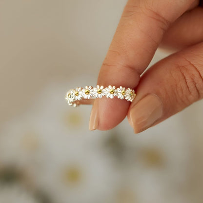 Solévara™ | Daisy Bloom Ring