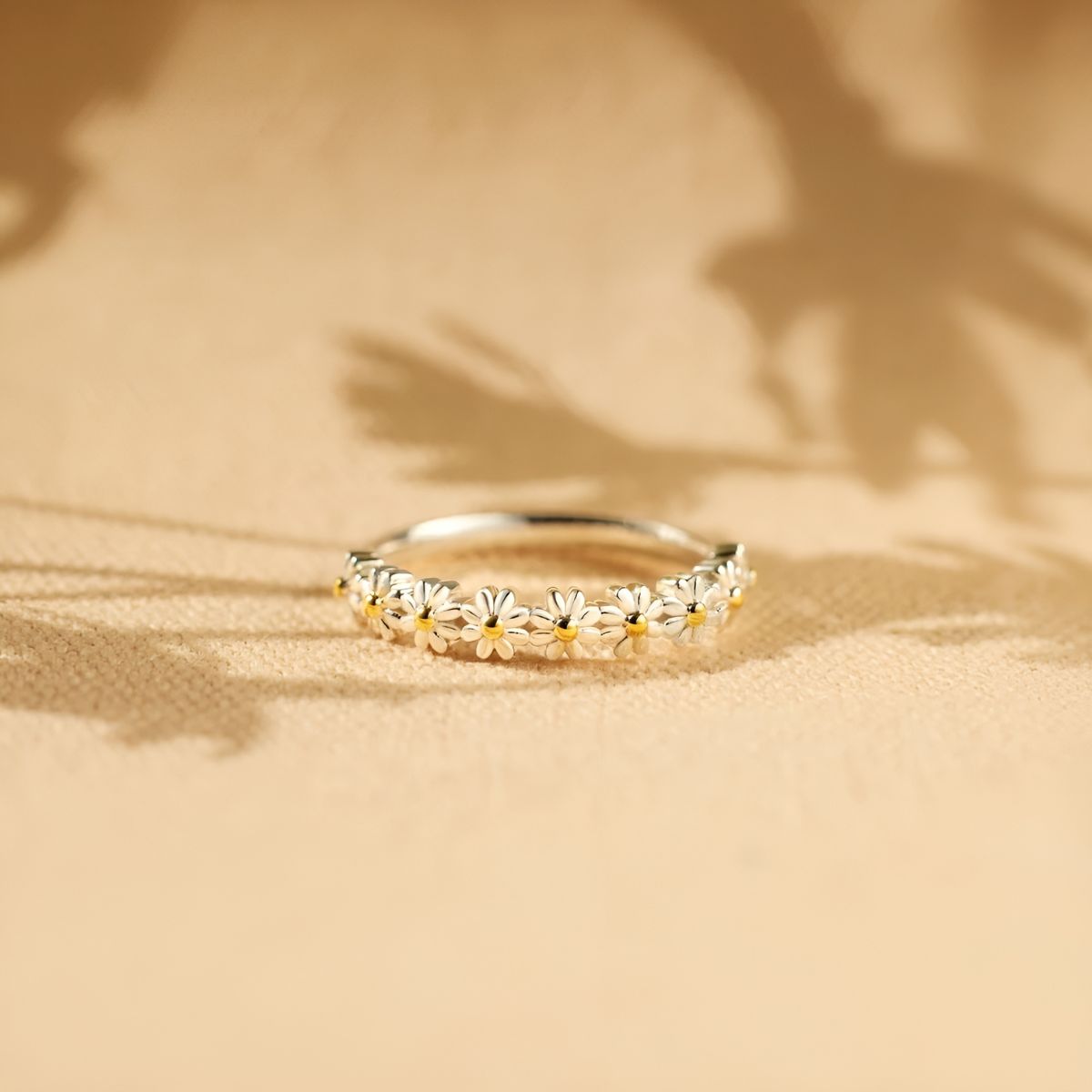 Solévara™ | Daisy Bloom Ring