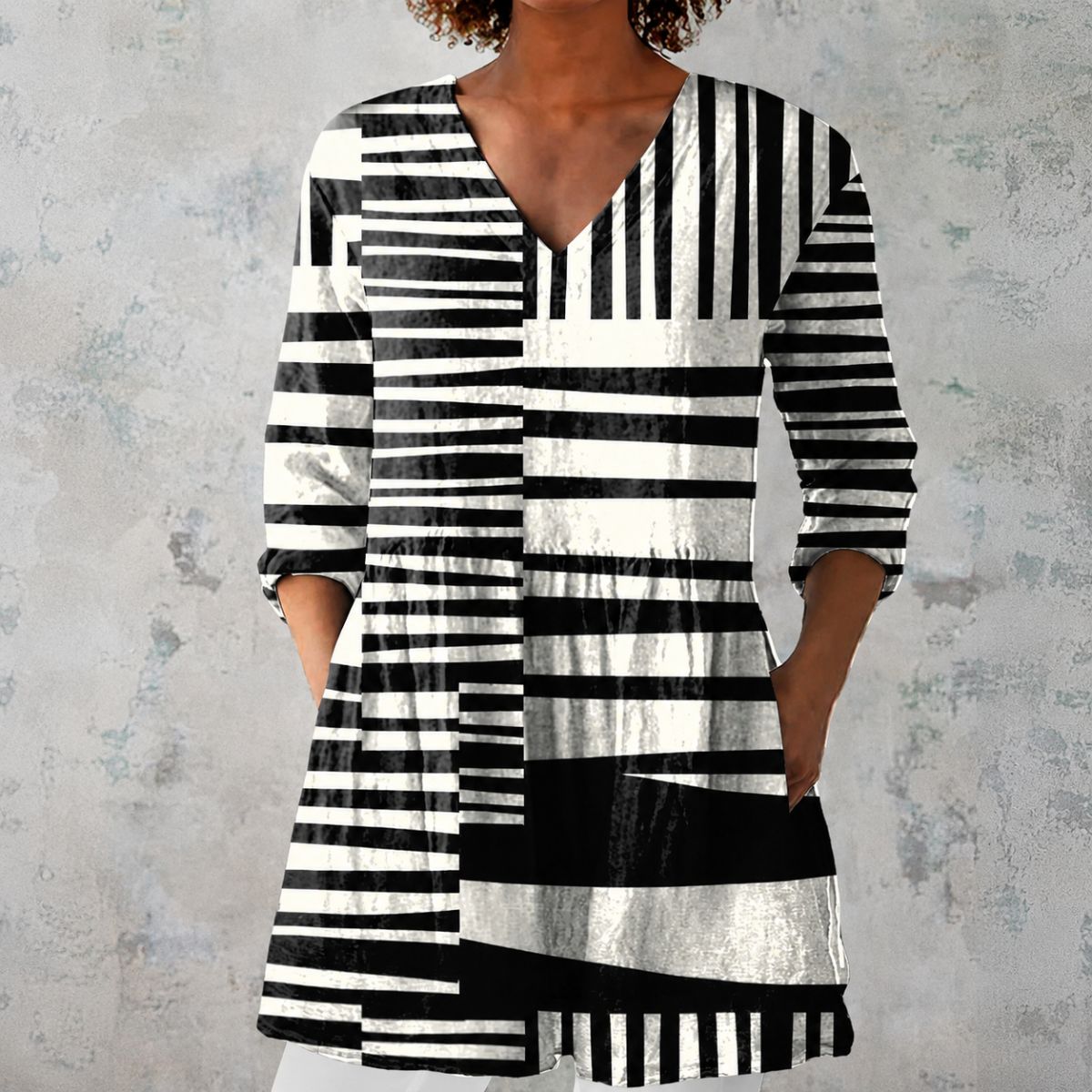 Savara™ | Black White Longline Blouse